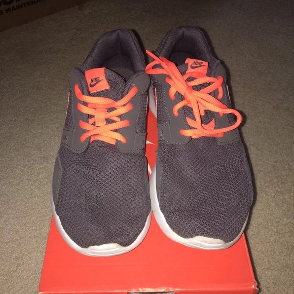 Boys Nike youth size 6 - Picture 2 of 4